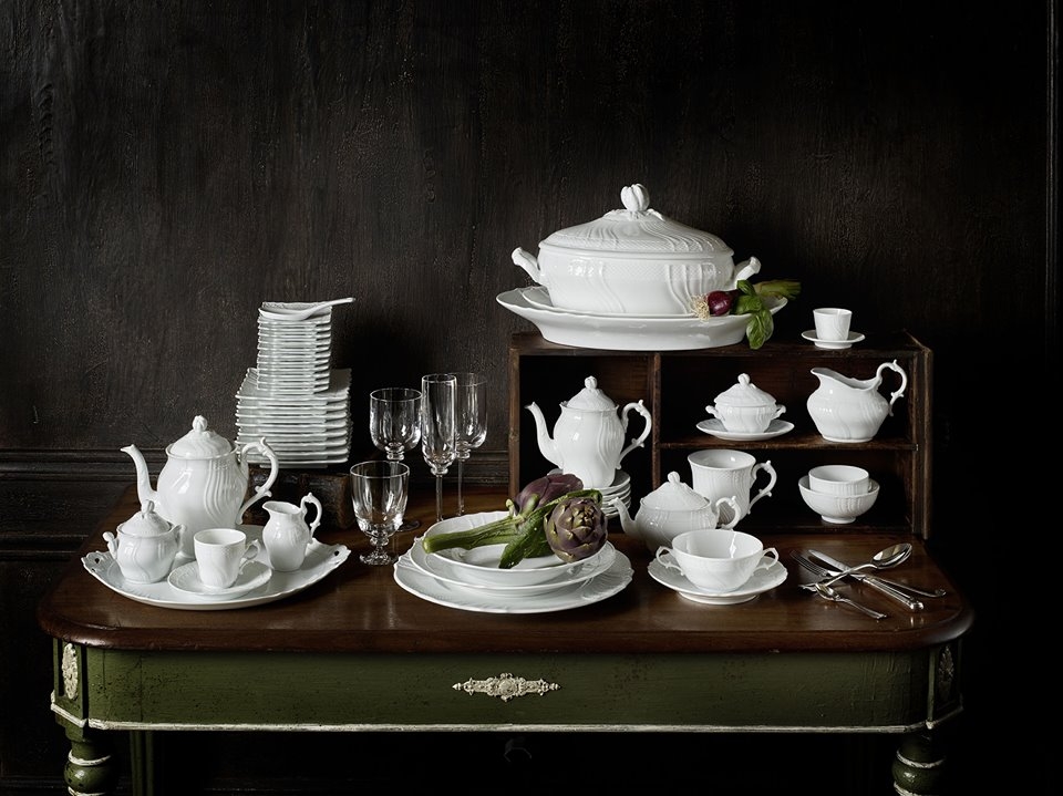 WHITE PORCELAIN