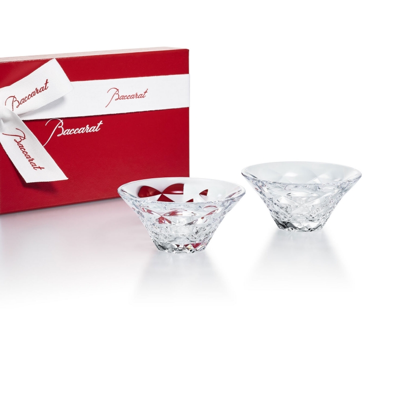 SWING small bowl. With its modern design and hypnotic light effects, the faceted cut SWING cup makes your table vibrate. Price ‚Ç¨120