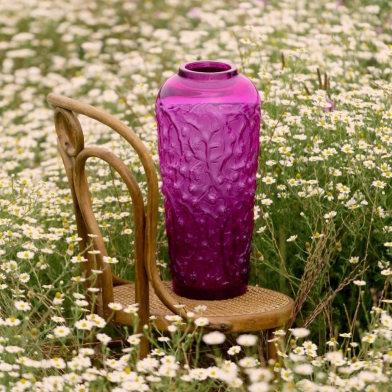 M√õRES large vase, fuchsia crystal. The M√õRES (Blackberries) vase exhibits an abundance of berries jealously protected intertwined brambles. An invitation to a dreamlike walk in the under bush.  The satin-finished crystal highlights the finely chiseled relief of this decorative masterpiece, available in green, fuchsia or black, each limited to an edition of 188 pieces. The bramble allures us with its lengthy limbs, inviting us to touch; yet prudence is required. Any attempt of resistance is in vain.