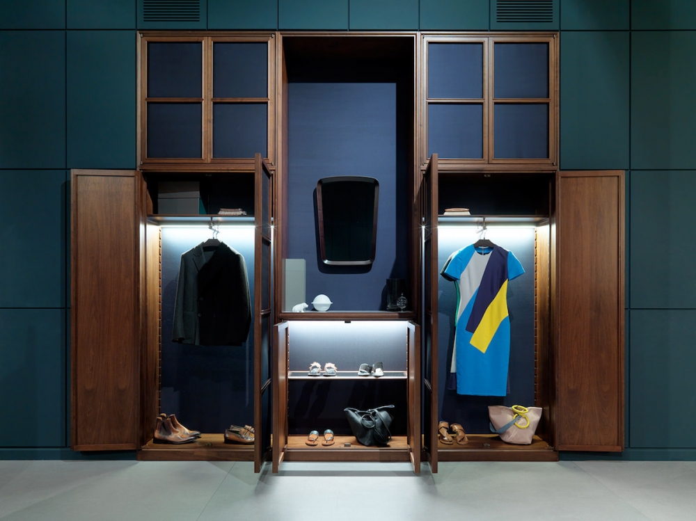 WARDROBE BY ROBERTO LAZZERONI