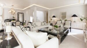 LIVING ROOM IN PRIVATE RESIDENCE IN LONDON BY GREEN & MINGARELLI.