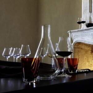 The CH√ÇTEAU Baccarat red wine glass has a sharp aesthetic and contemporary design that expertly melds form and function. Inspired by the taste-vin silhouette that sommeliers use, the wide rounded bowl opens up complex notes, aerates the wine and highlights the subtle and smooth aromatic body. The tapered lip enables the diffusion of aromatic richness and prevents the wine, when swirled, from rising too high up along the glass. The CH√ÇTEAU Baccarat red wine glass builds from Baccarat‚Äôs terroir-segmented ≈ínologie tasting glasses. The collection takes into account the changes in the wine market and has, accordingly, crafted a stylish, cunning shape. Perfectly suited to the discerning vintage connoisseur, this sophisticated stemware is worthy of any celebratory occasion or festive soir√©e.