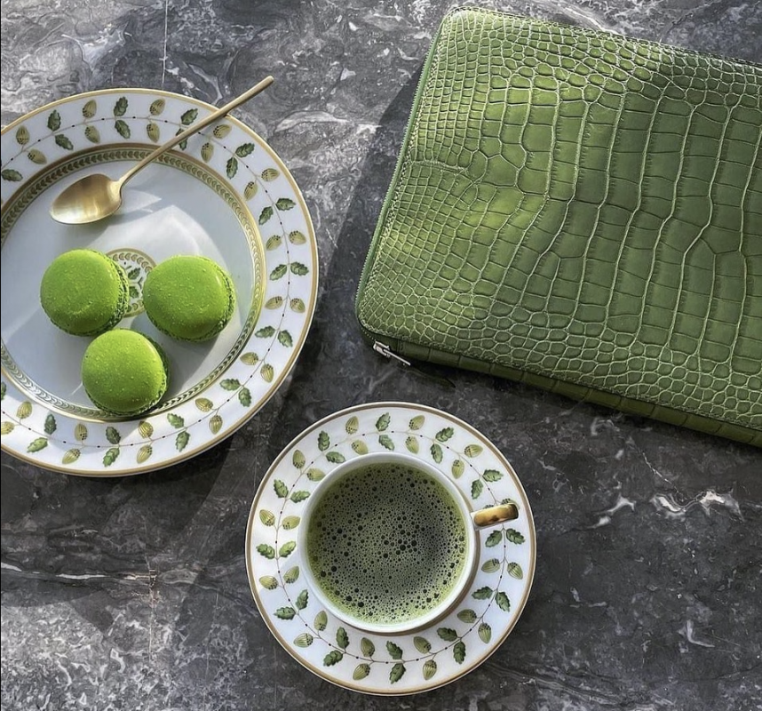 CONSTANCE collection. CONSTANCE offers all the refinement of the Empire style. Acorns, Oak and laurel leave - the symbols of strength, longevity and peace - are delicately arranged and appear as if painted by an artist's brush in watercolors.
