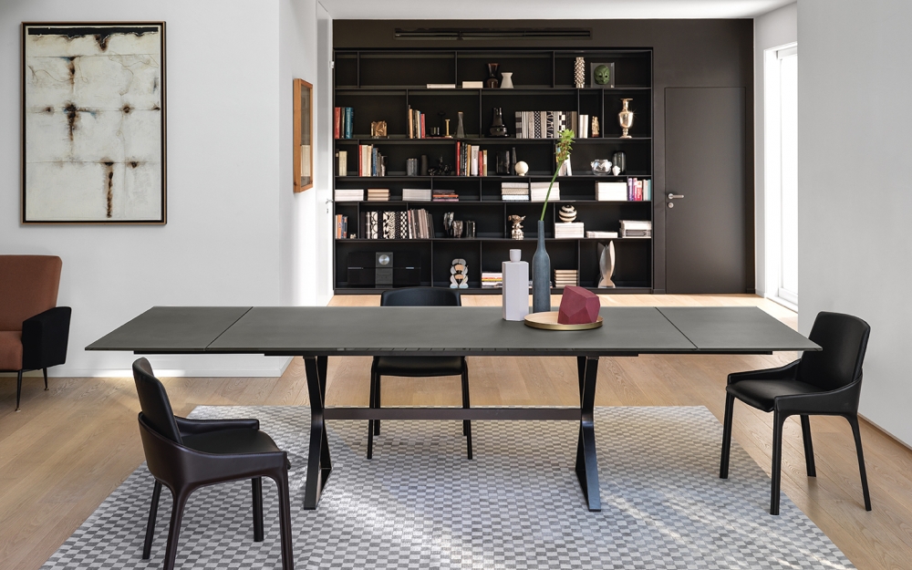 HYPE EXTENDIBLE TABLE WITH BACK-LAQUERED GLASS TOP GLASS TOP BY STUDIO KLASS