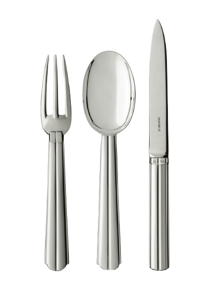 CHANTACO cutlery collection. In a constant quest for new forms, JEAN PUIFORCAT  was inspired by his research on the Golden Ratio, as well as the sculptural techniques he developed in his workshop on the Basque coast. In the silver-plated CHANTACO model, he ingeniously combined the languages of volume and light by decorating the handles of the cutlery with two broad symmetrical flutes. A modern, elegant neo-Basque flatware.